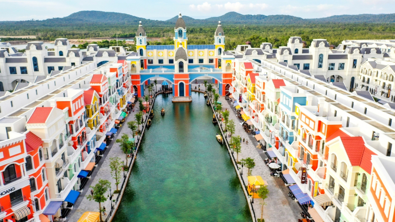Day 2 Explore The Colorful Streets Of Phu Quoc
